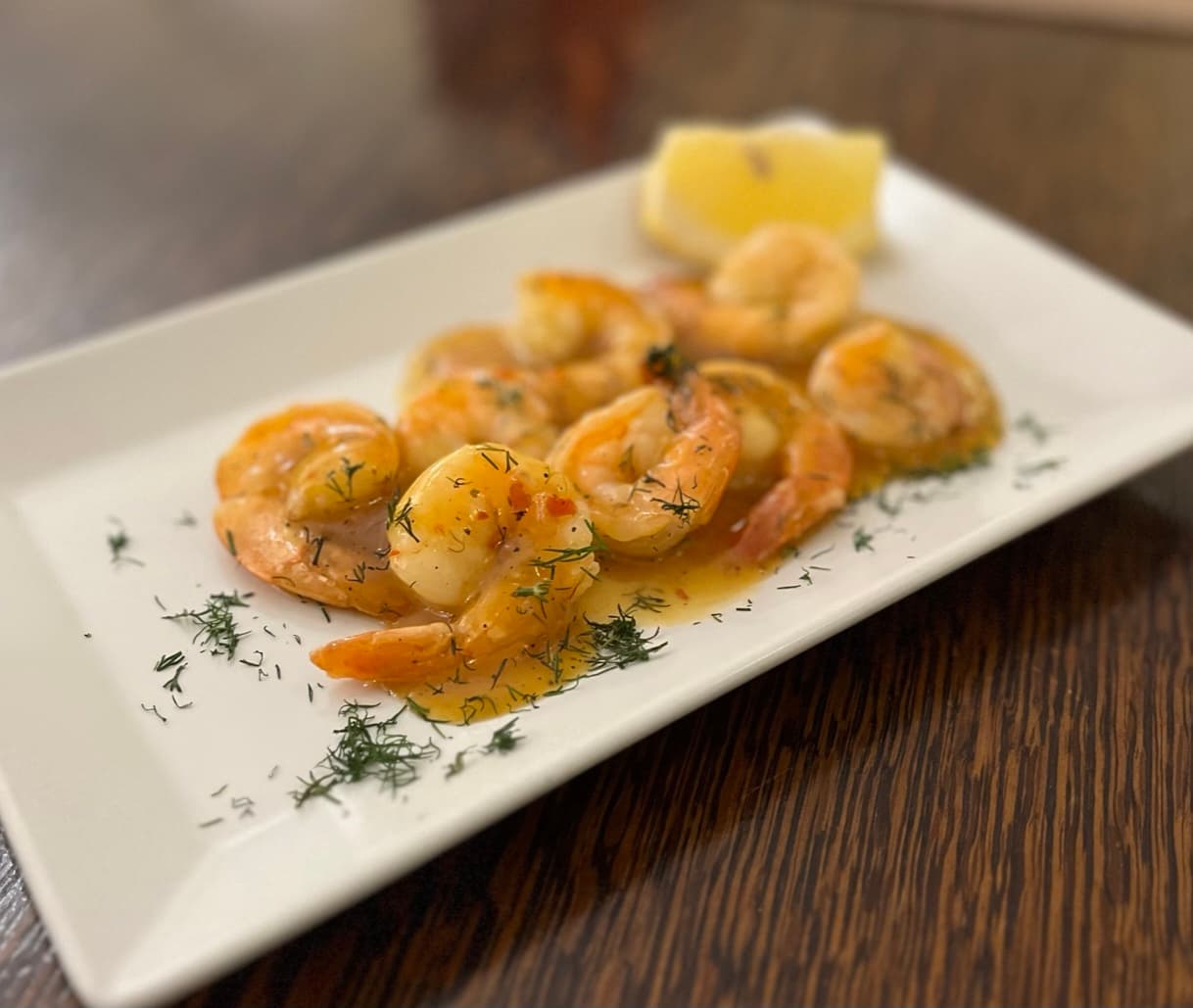 Скариди с бяло вино, сладко чили и чесън