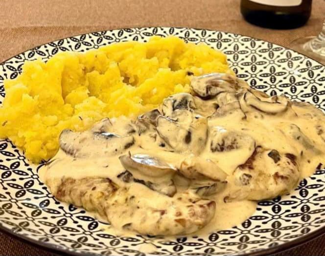 Пиле с гъби и бекон