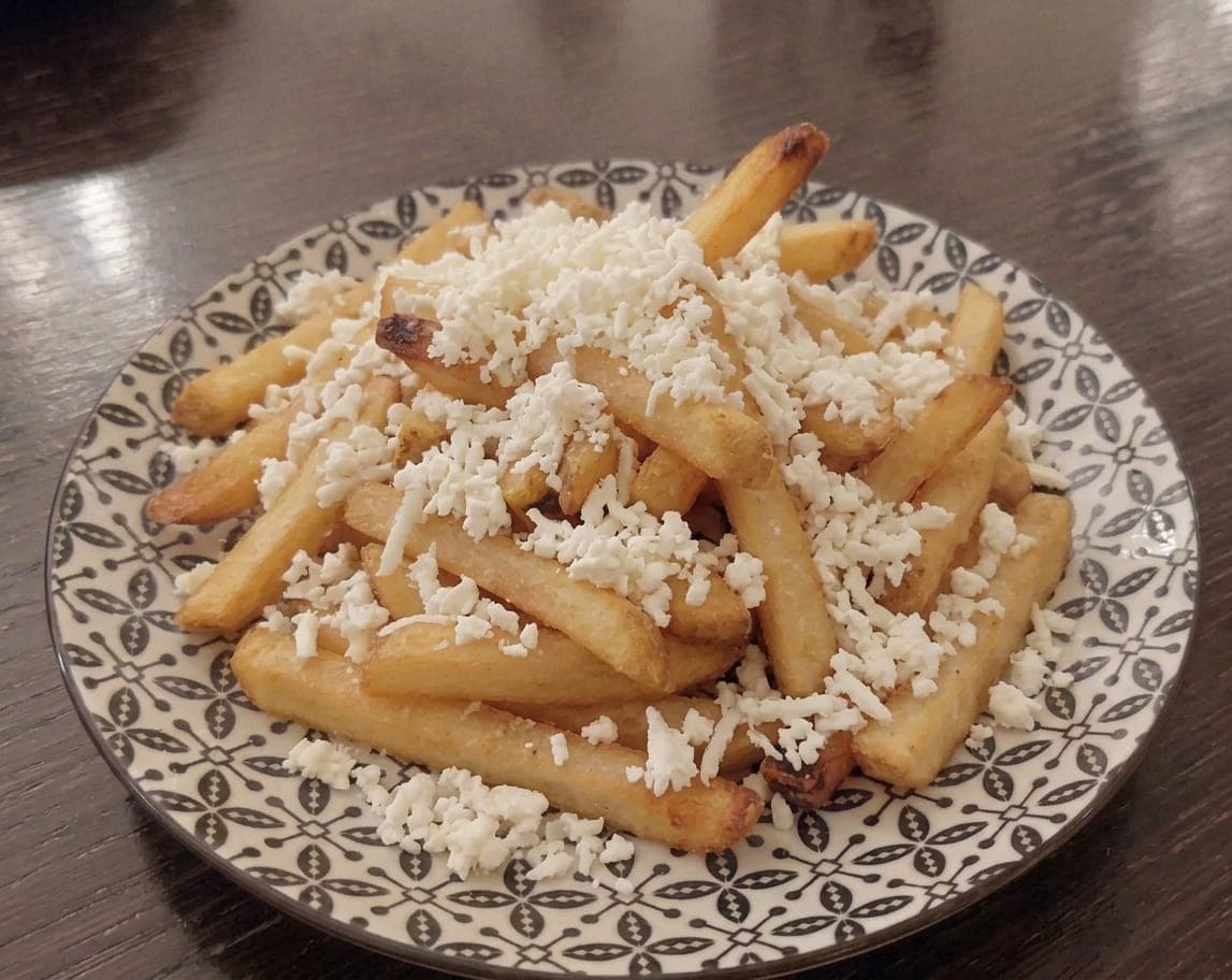 Пържени картофи със сирене